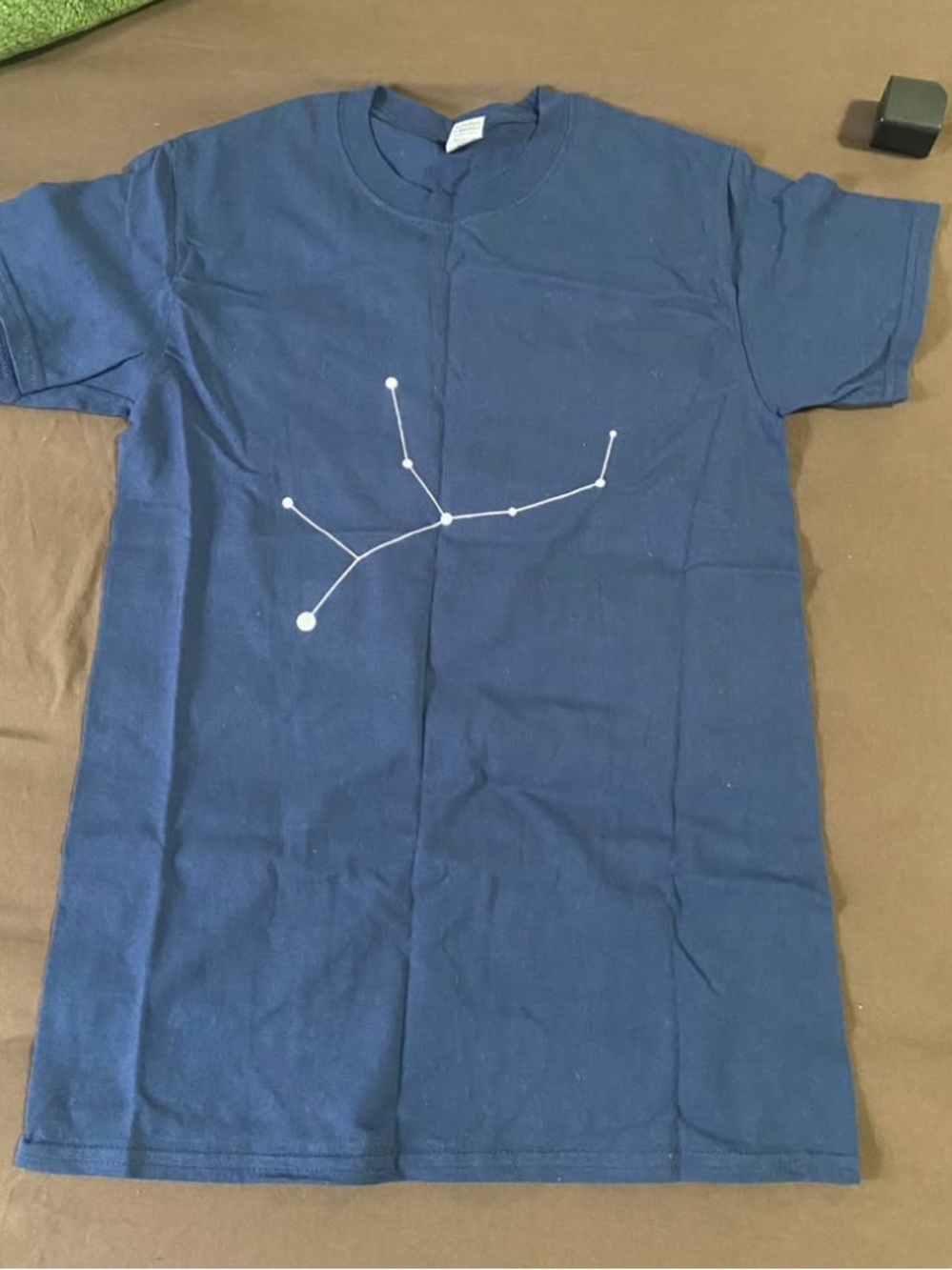 Small navy Virgo constellation tee
